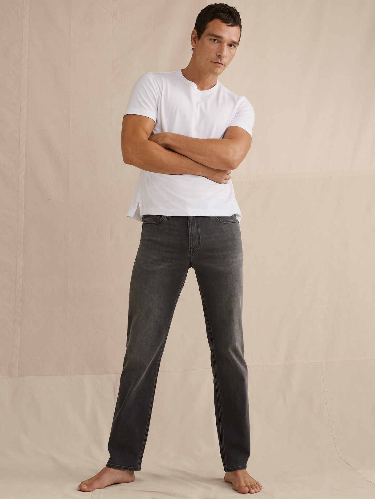 Straight Luxe Traveler Jean - Gray