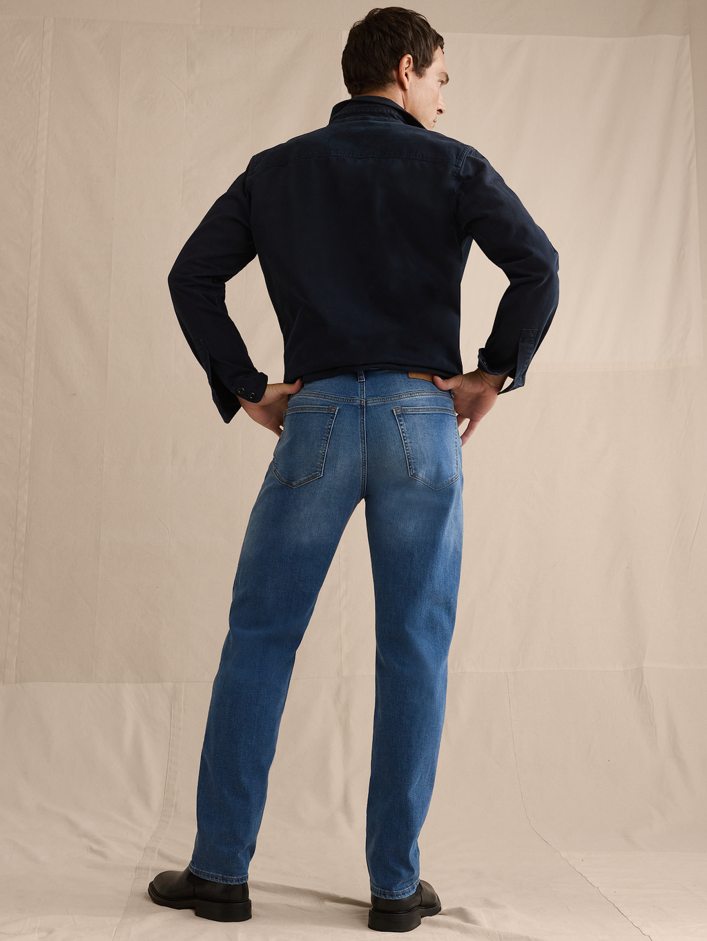 Slim Luxe Traveler Jean - Vintage Medium Wash