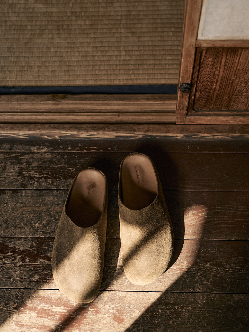 Leather Clog - Sanded Khaki Beige