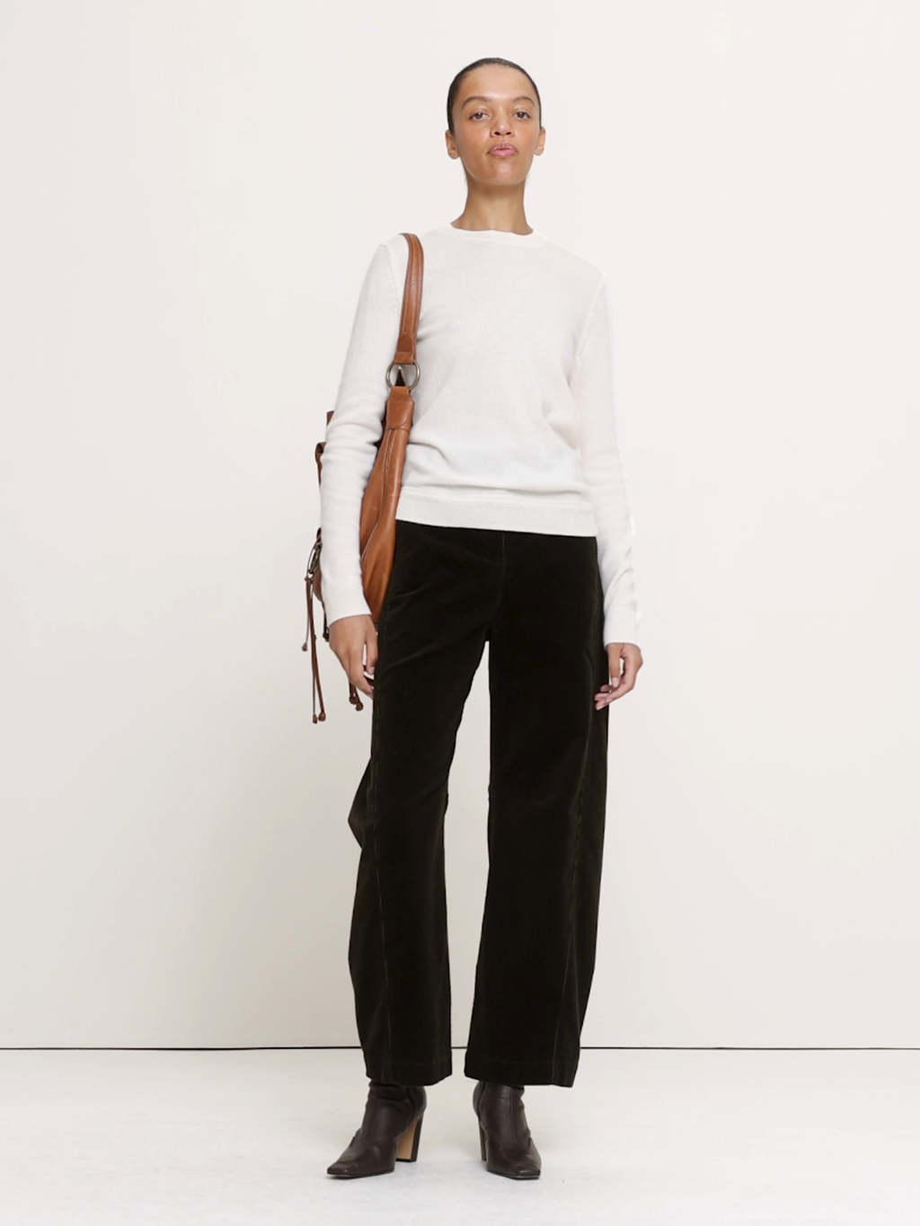 Lightweight Cashmere Crew-Neck Sweater - Cream White