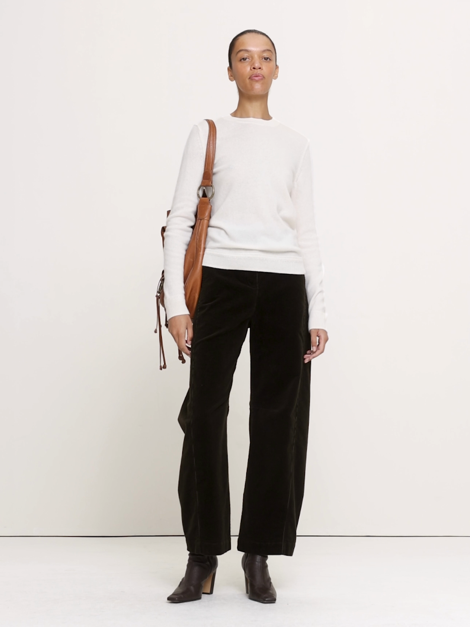 Lightweight Cashmere Crew-Neck Sweater - Cream White